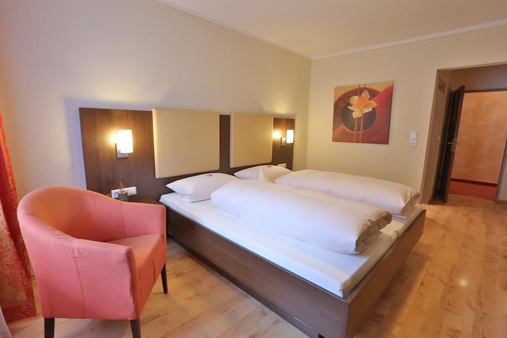 Oberpframmern Hotel Bockmaier מראה חיצוני תמונה