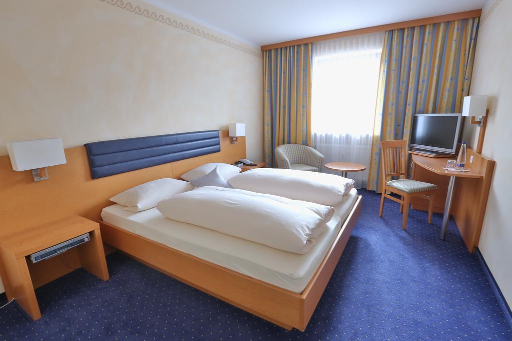 Oberpframmern Hotel Bockmaier מראה חיצוני תמונה