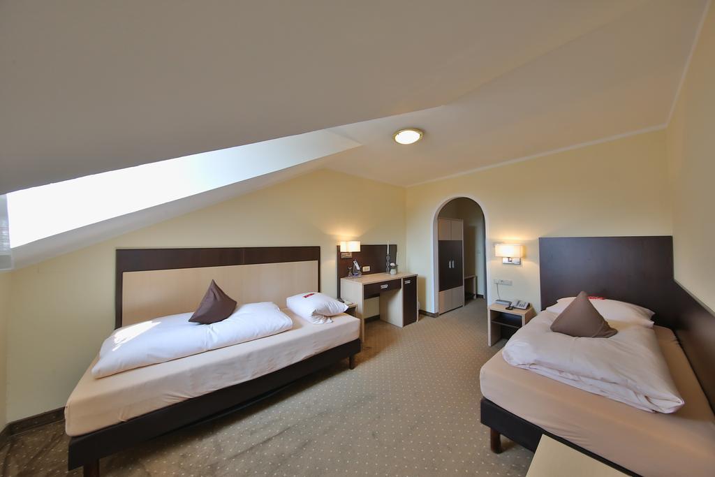 Oberpframmern Hotel Bockmaier מראה חיצוני תמונה