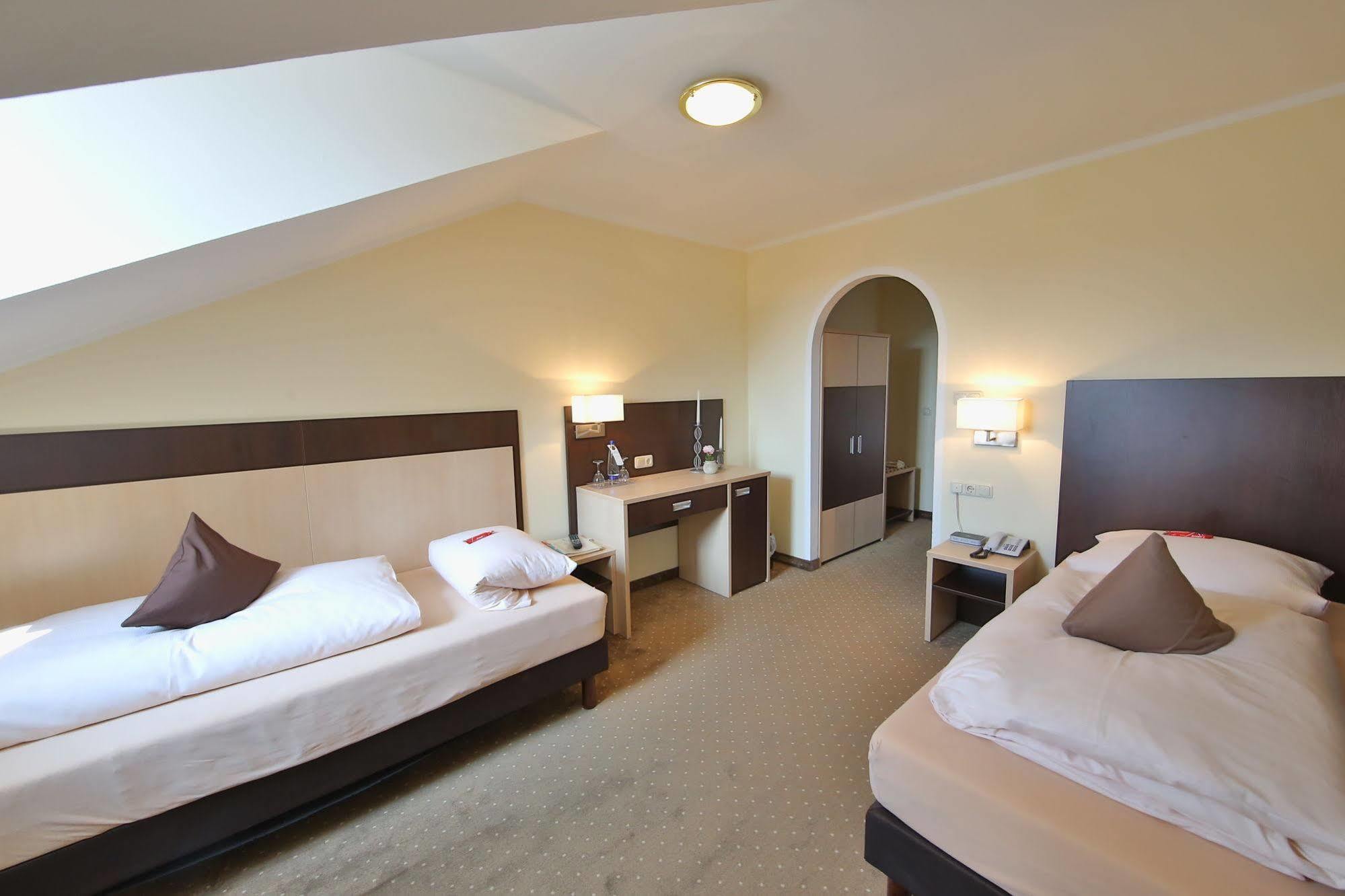 Oberpframmern Hotel Bockmaier מראה חיצוני תמונה
