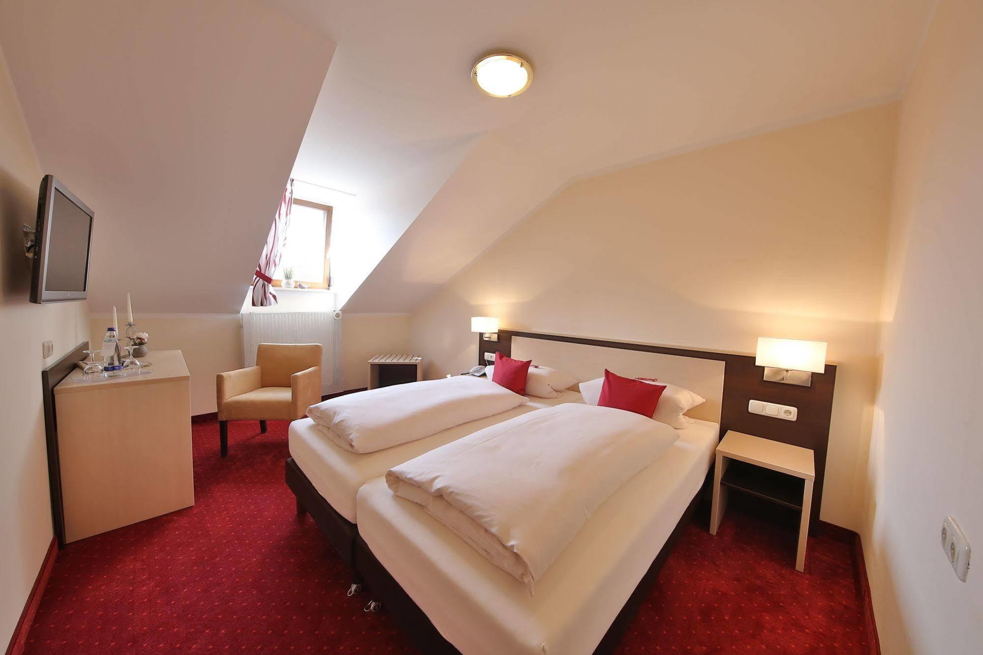 Oberpframmern Hotel Bockmaier מראה חיצוני תמונה
