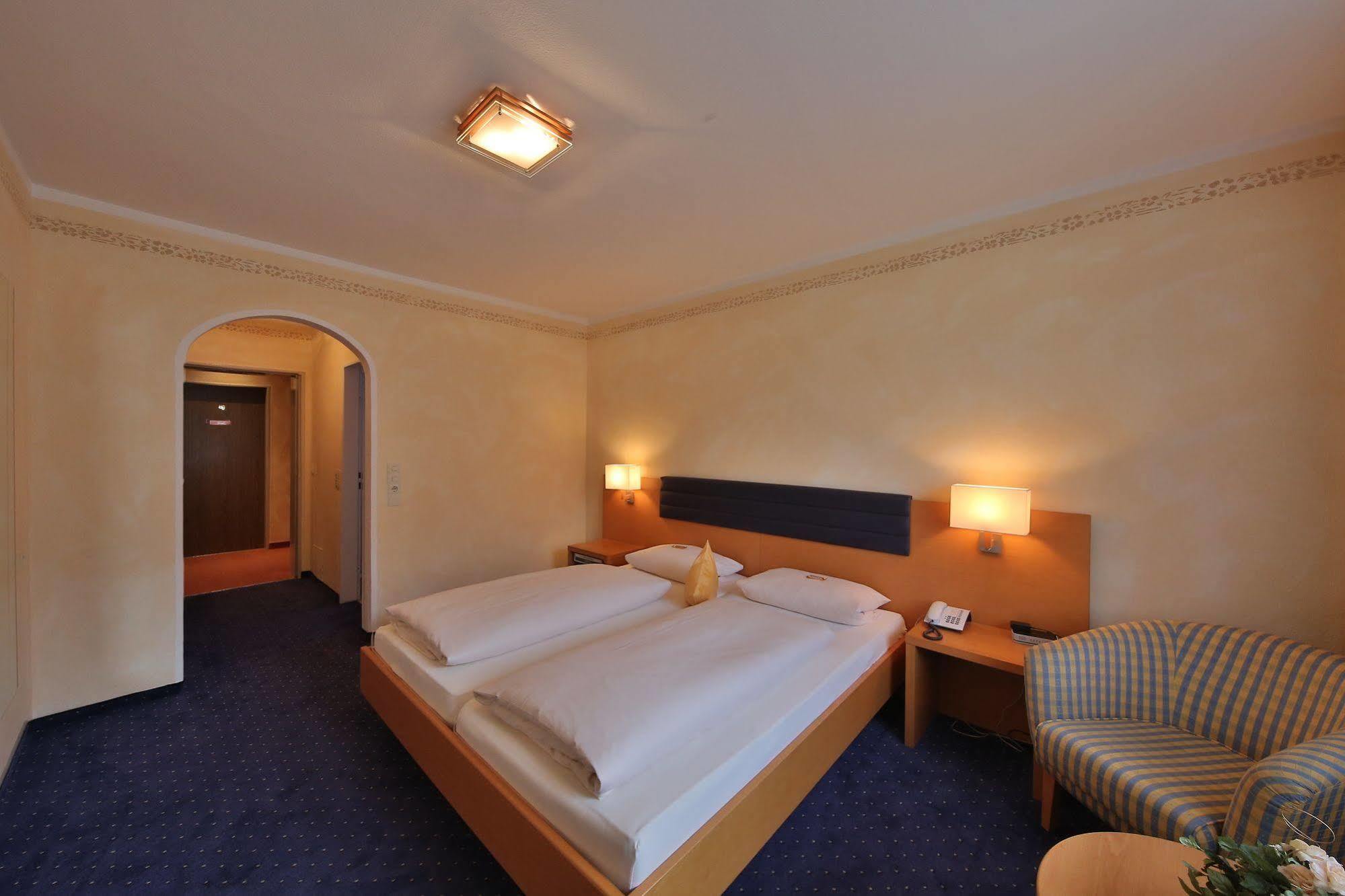 Oberpframmern Hotel Bockmaier מראה חיצוני תמונה